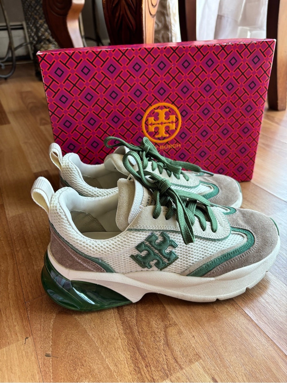 Tory Burch Green Good Luck Low-Top Sneakers - Picture 7 of 16